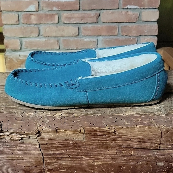•NEW• LANDS' END SUEDE MOCCASINS - Picture 4 of 8